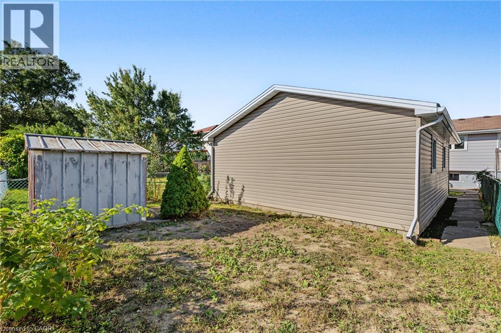 589 Mohawk Road W Property Photo 32