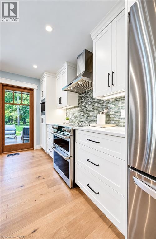 656 Westmount Road W Property Photo 10