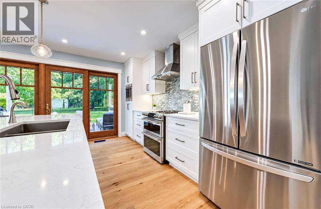 656 Westmount Road W Property Photo 11