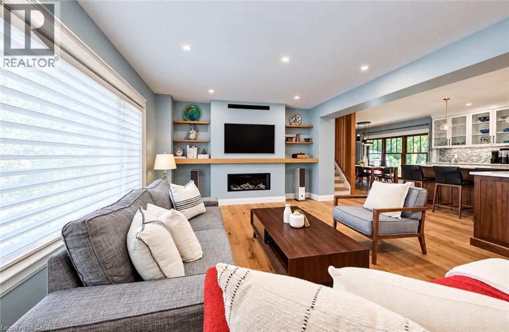656 Westmount Road W Property Photo 15