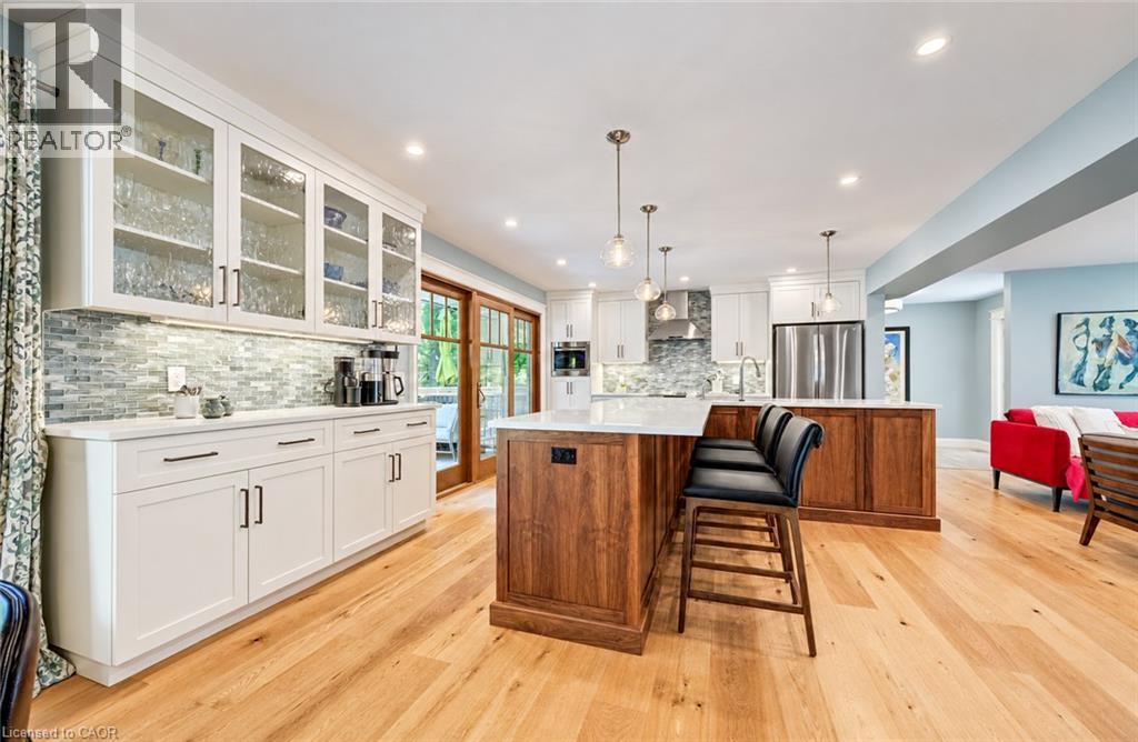 656 Westmount Road W Property Photo 16
