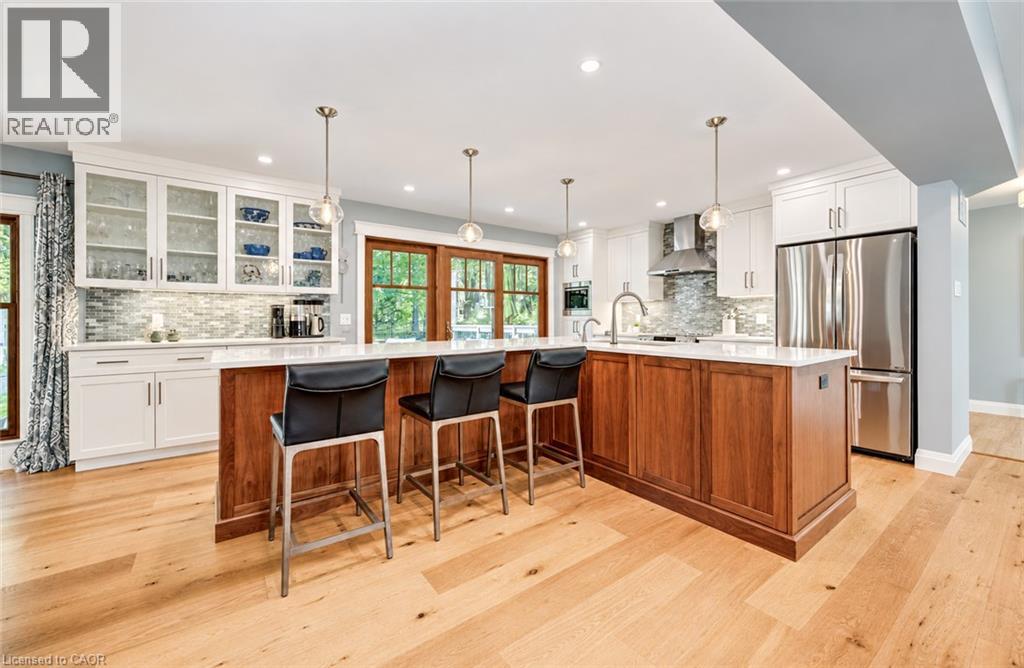 656 Westmount Road W Property Photo 18