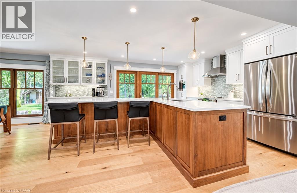 656 Westmount Road W Property Photo 20