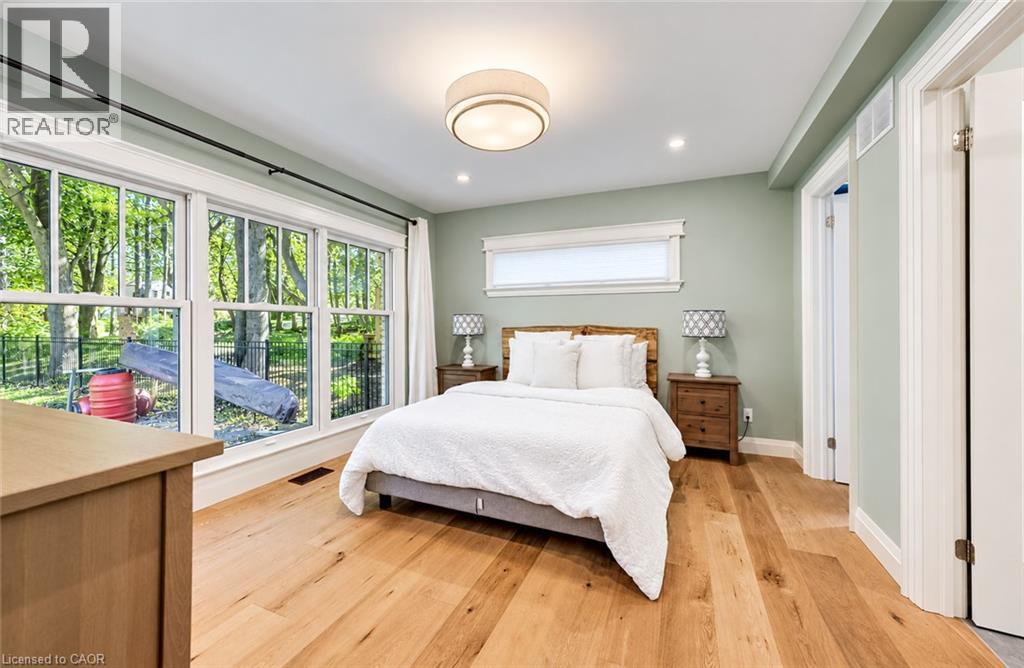 656 Westmount Road W Property Photo 23