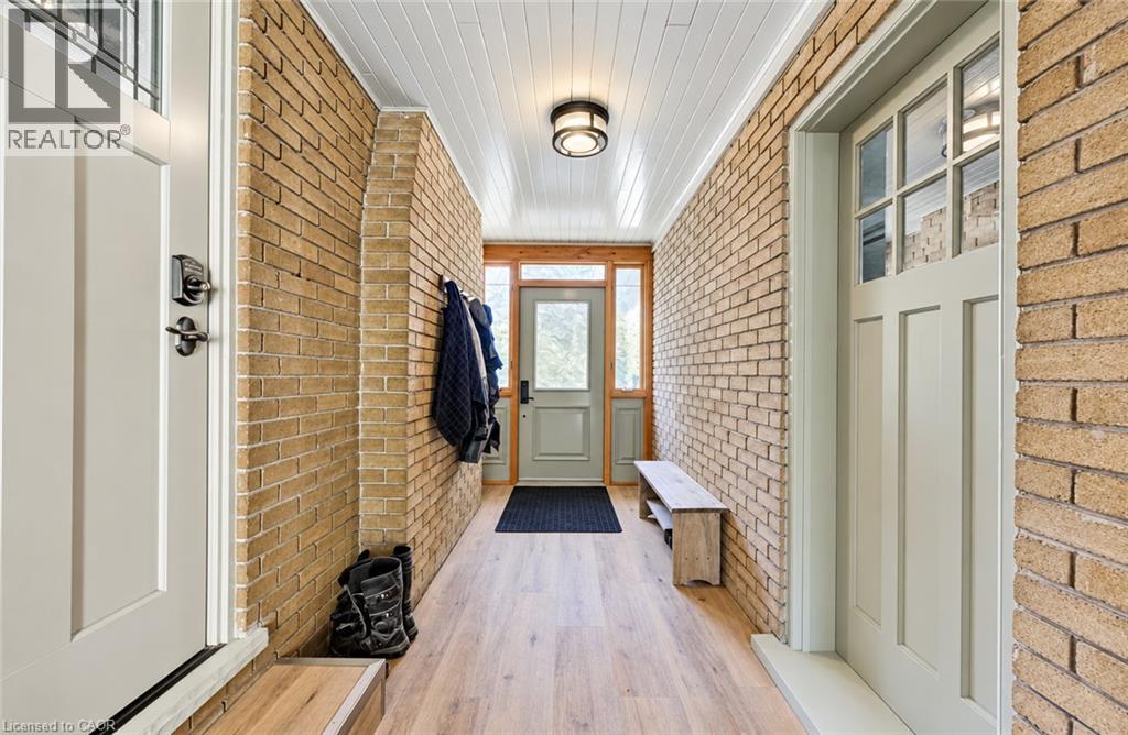 656 Westmount Road W Property Photo 34