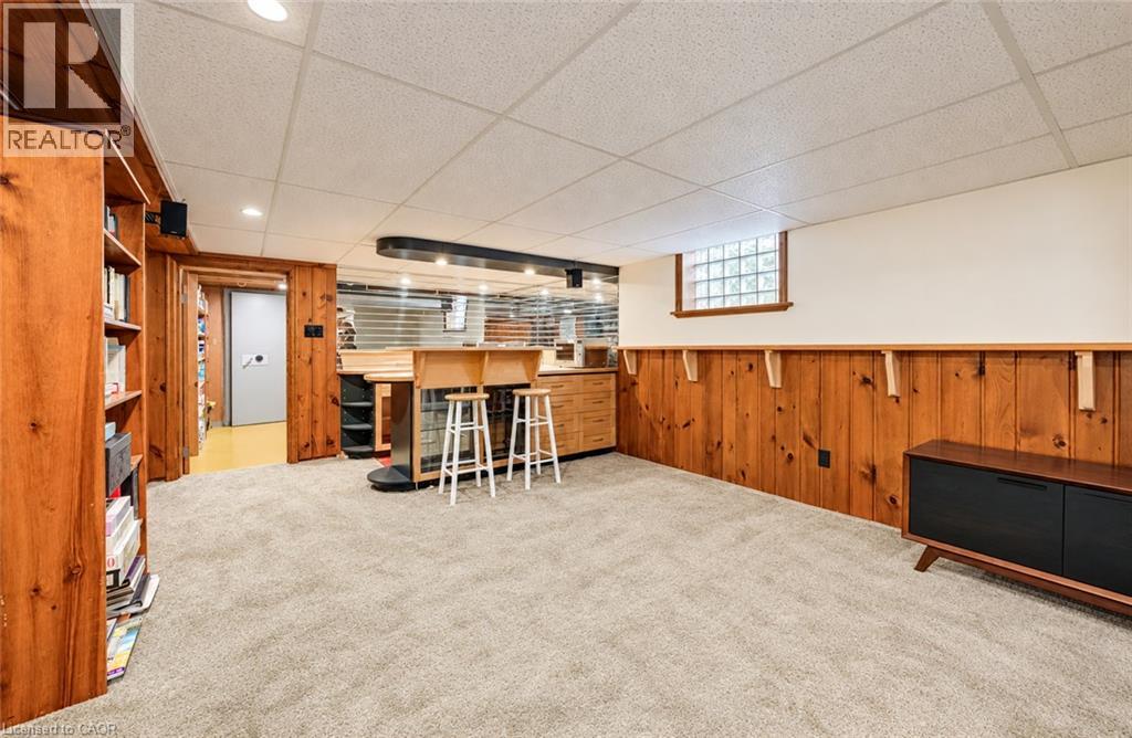 656 Westmount Road W Property Photo 35