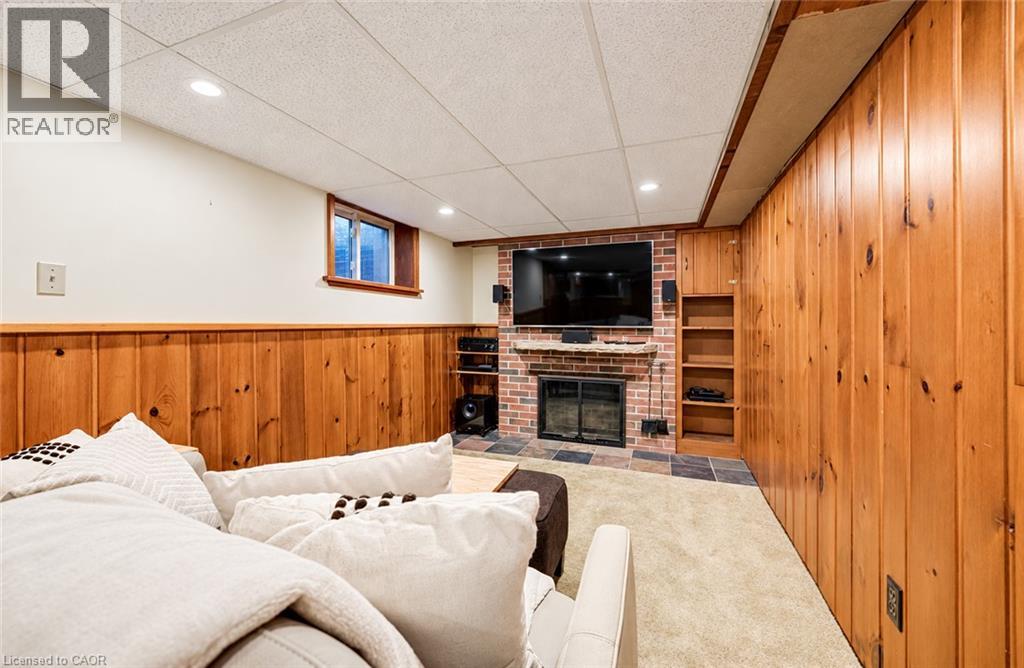 656 Westmount Road W Property Photo 36