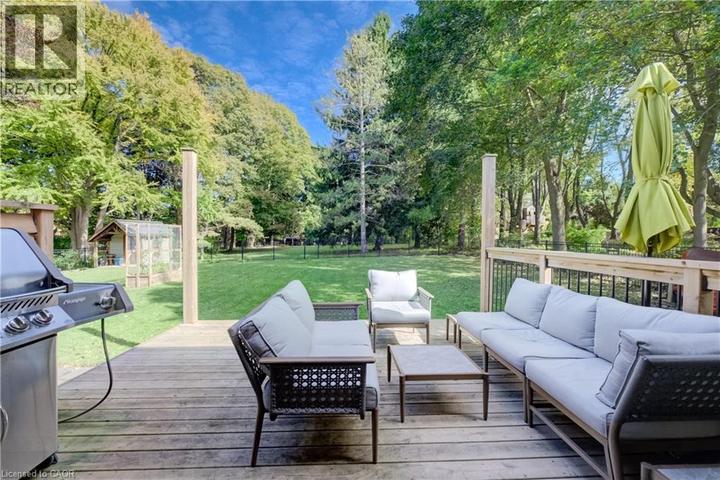 656 Westmount Road W Property Photo 41