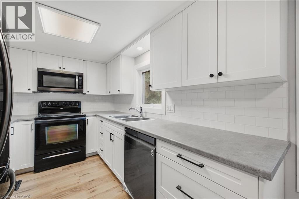 756 Inkerman Street E Property Photo 7