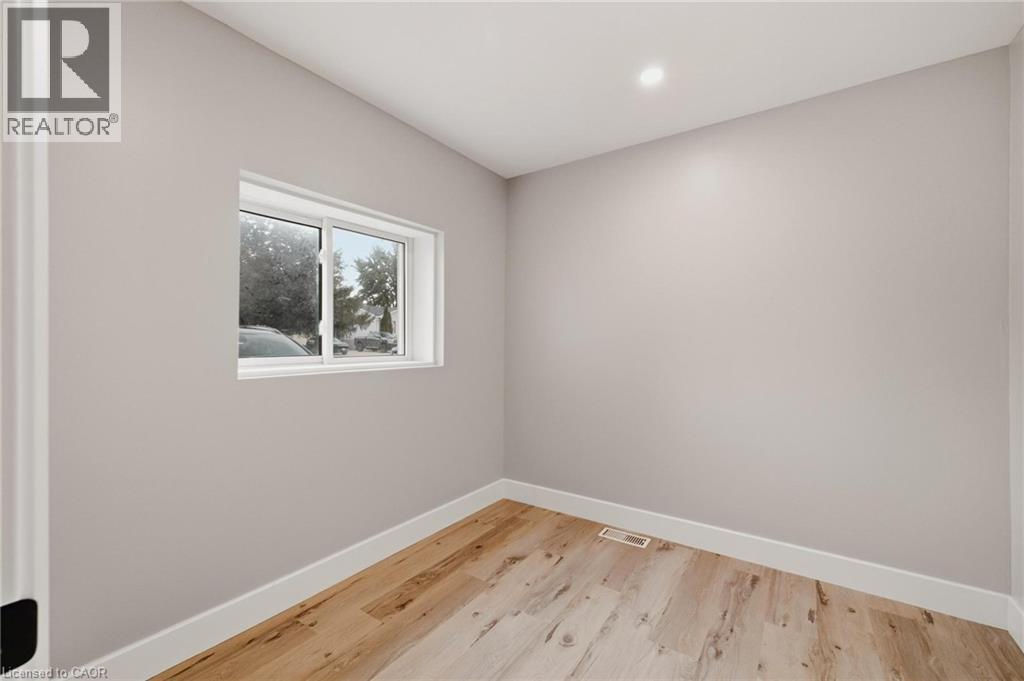 756 Inkerman Street E Property Photo 12
