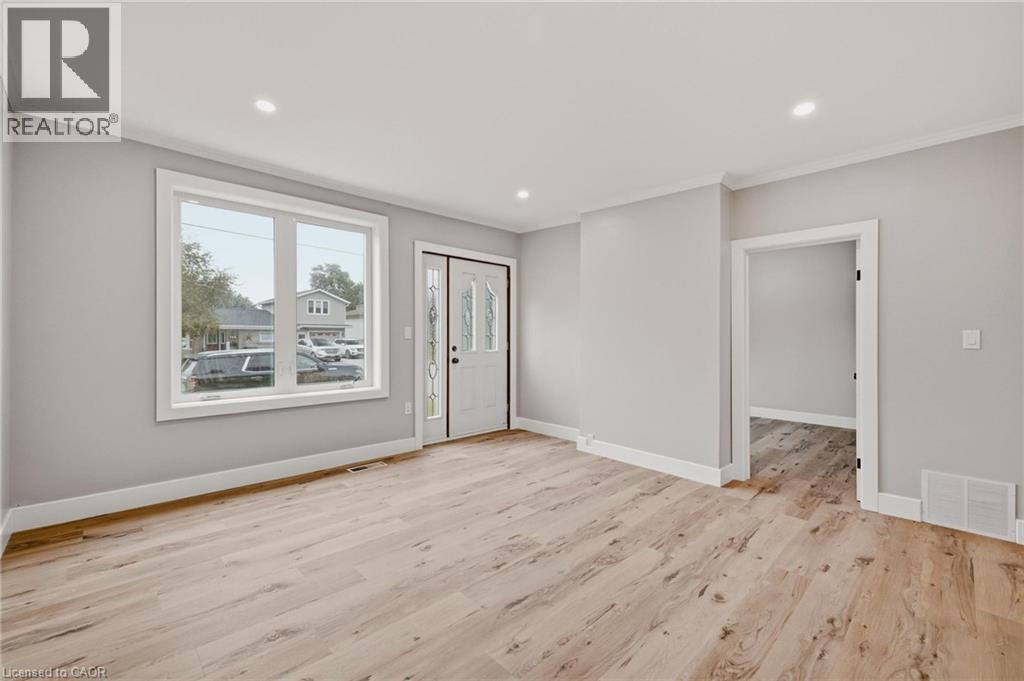 756 Inkerman Street E Property Photo 15
