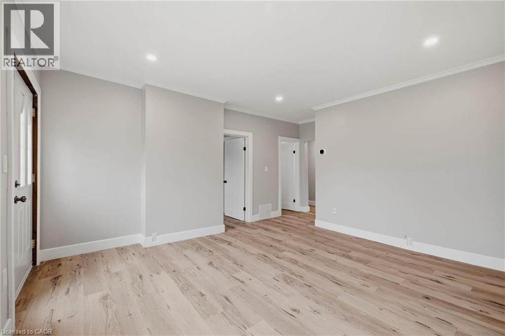 756 Inkerman Street E Property Photo 16