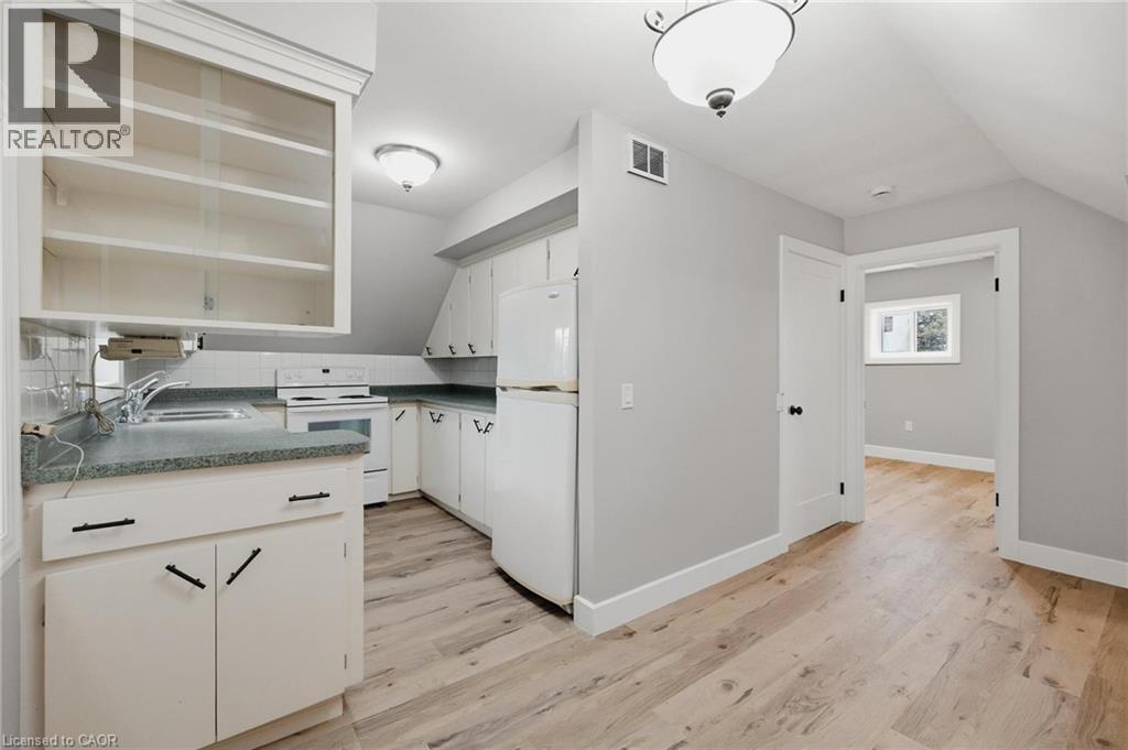 756 Inkerman Street E Property Photo 22