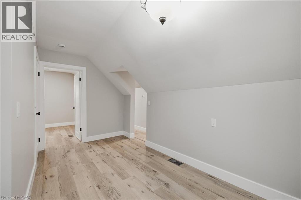 756 Inkerman Street E Property Photo 23