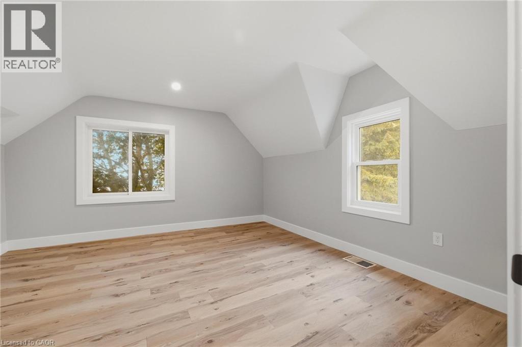 756 Inkerman Street E Property Photo 27