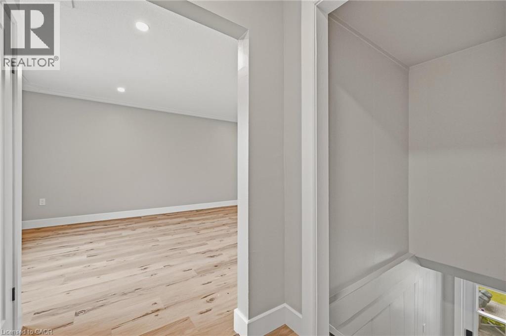 756 Inkerman Street E Property Photo 28