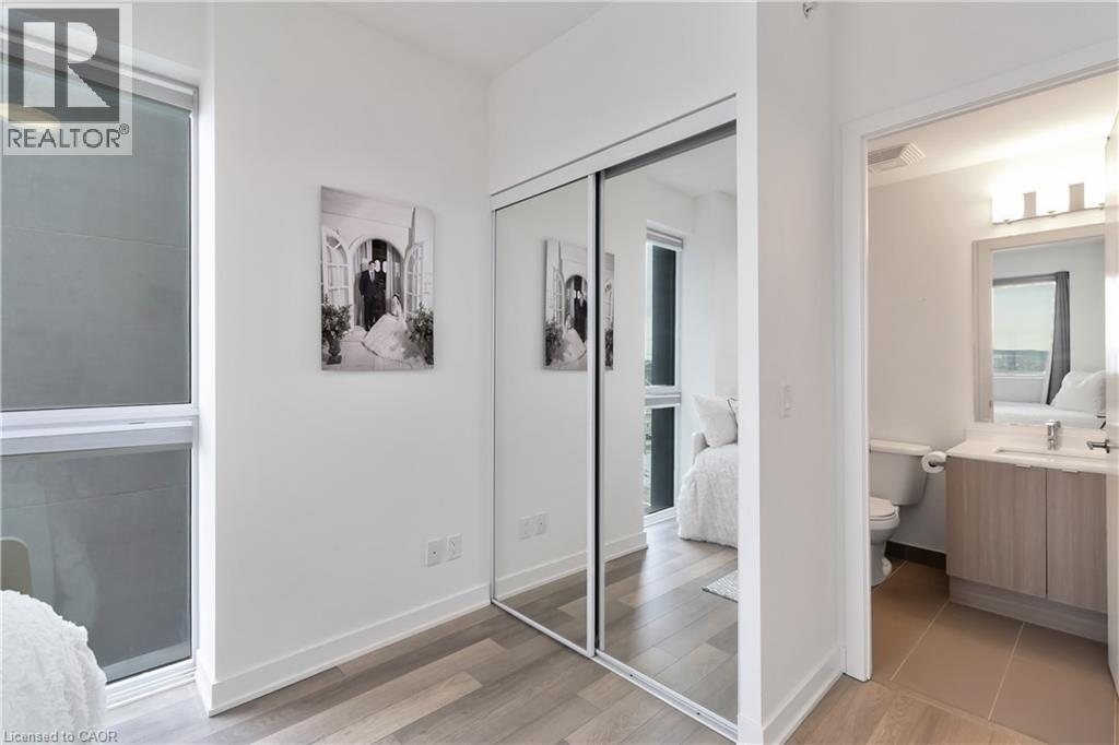 5220 Dundas Street Unit# D422 Property Photo 11