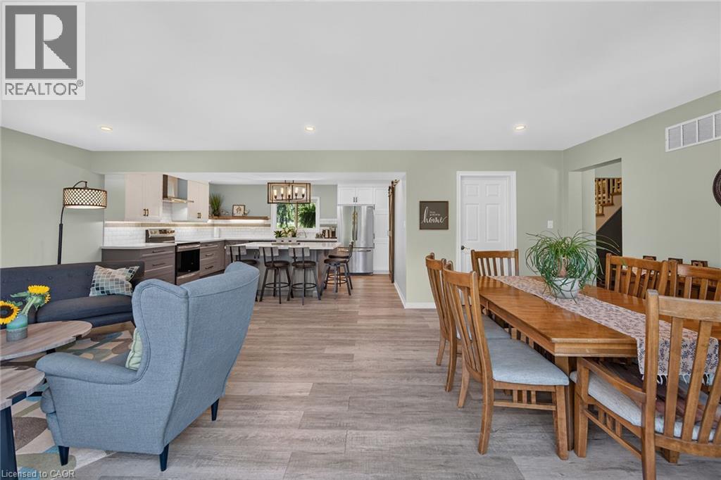 8105 Leeming Road Property Photo 13
