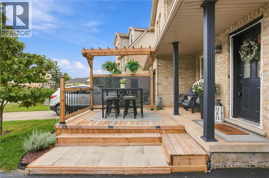 14 Kenyon Crescent Property Photo 2