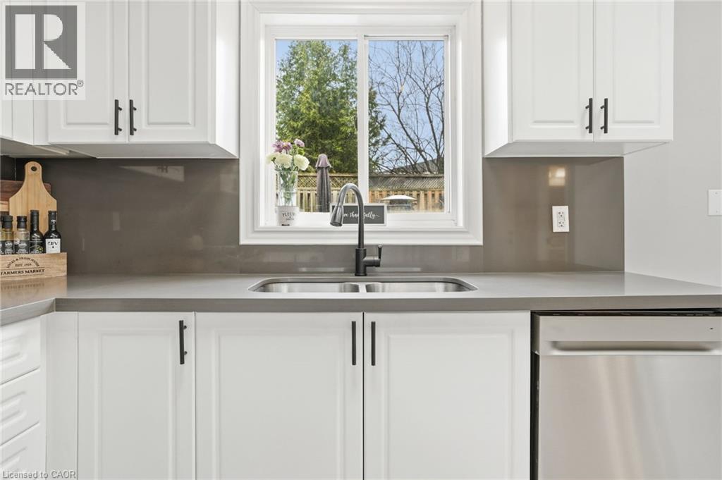 14 Kenyon Crescent Property Photo 12