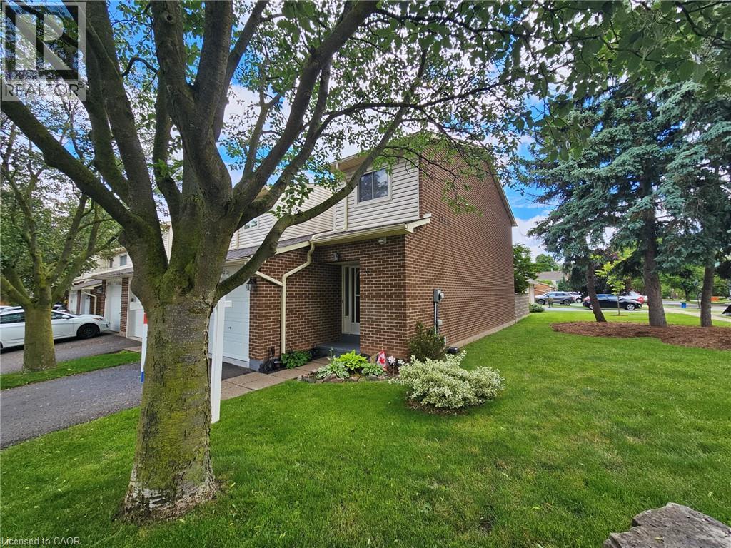 1548 Newlands Crescent Unit# 14 Property Photo 1