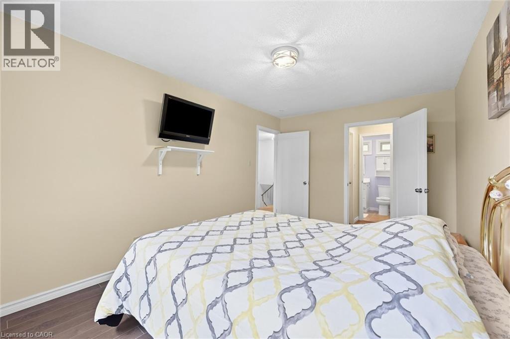 1548 Newlands Crescent Unit# 14 Property Photo 24