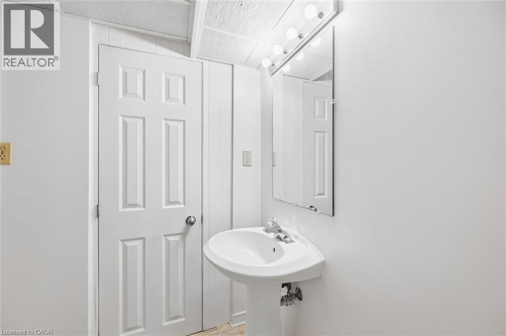 1548 Newlands Crescent Unit# 14 Property Photo 29