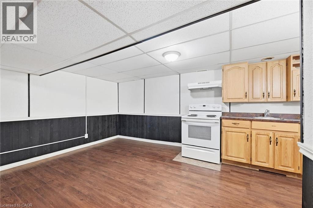 1548 Newlands Crescent Unit# 14 Property Photo 33