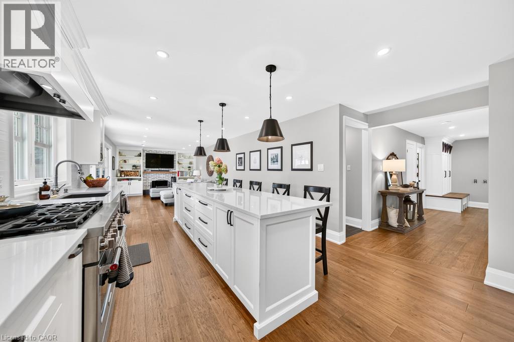 385 Rosslyn Drive Property Photo 14