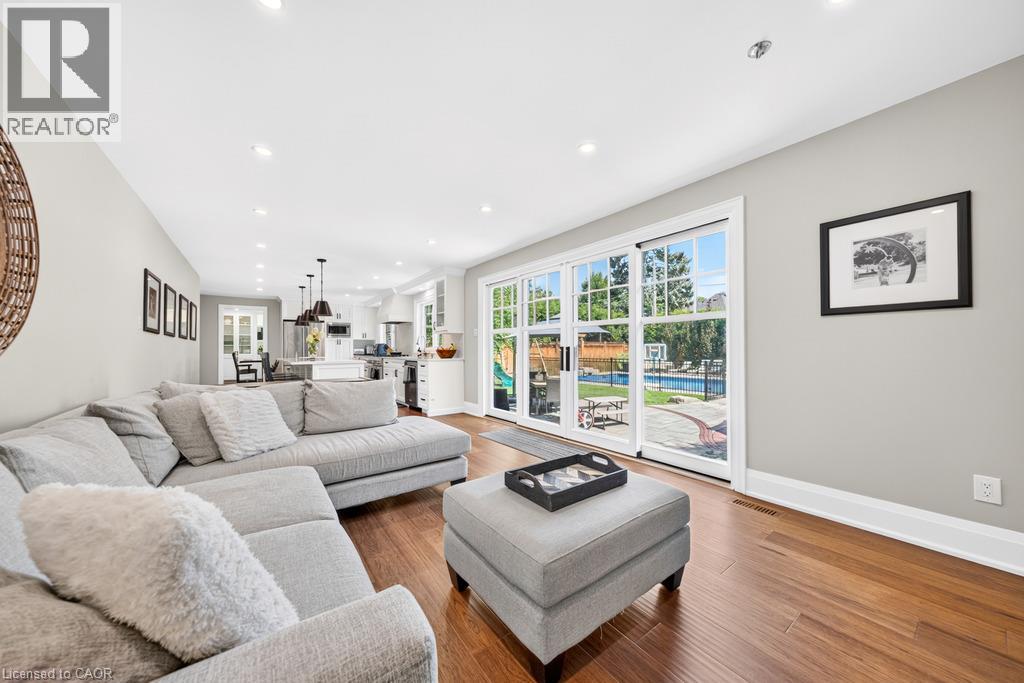 385 Rosslyn Drive Property Photo 17