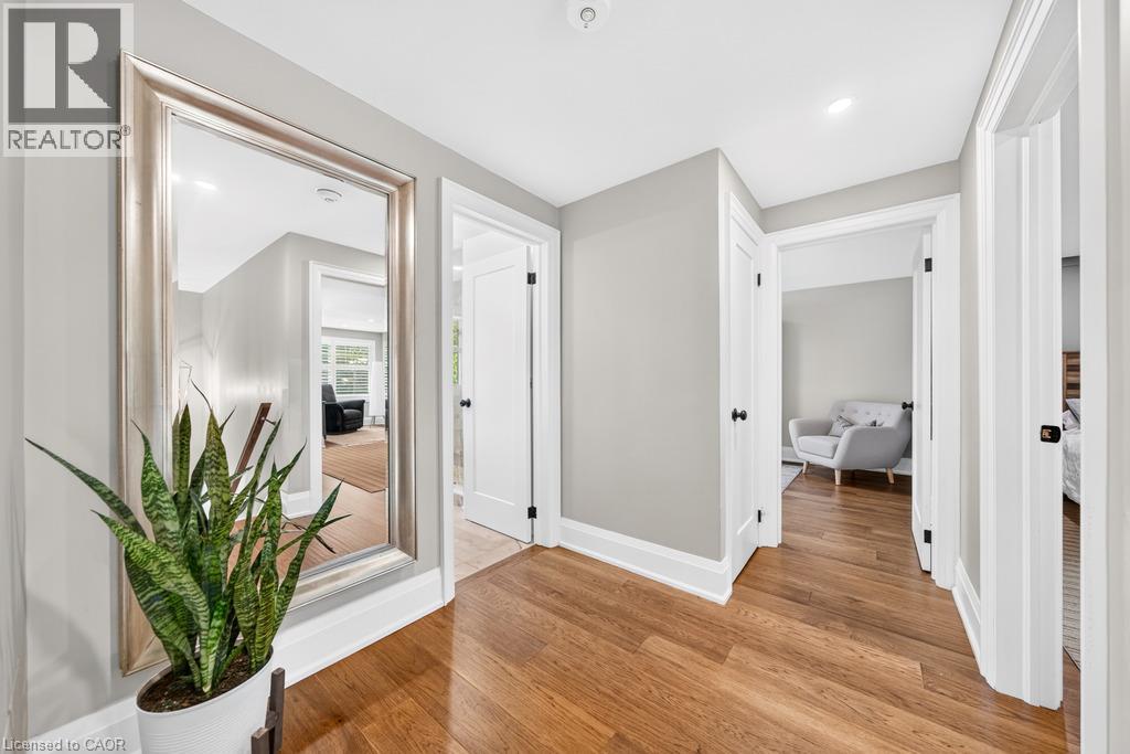 385 Rosslyn Drive Property Photo 22
