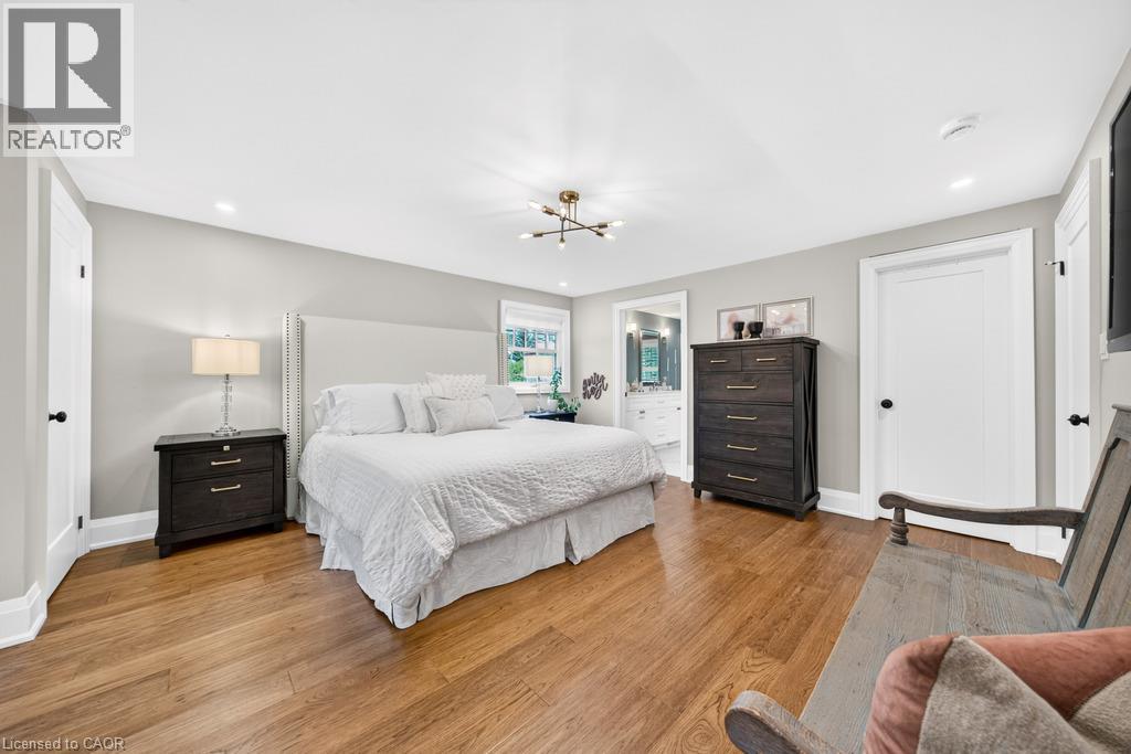 385 Rosslyn Drive Property Photo 26