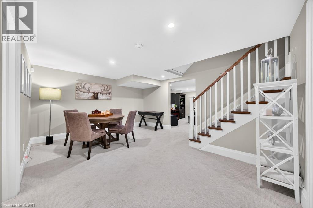 385 Rosslyn Drive Property Photo 29