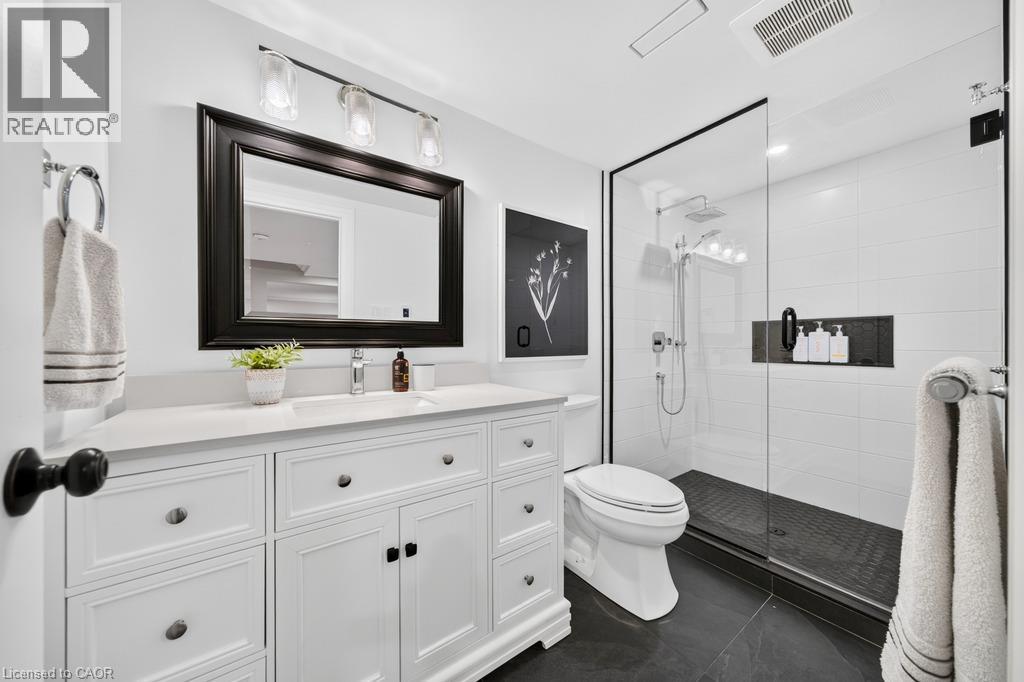 385 Rosslyn Drive Property Photo 31