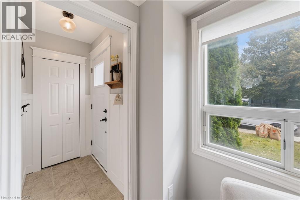 206 East 19th Street Property Photo 3