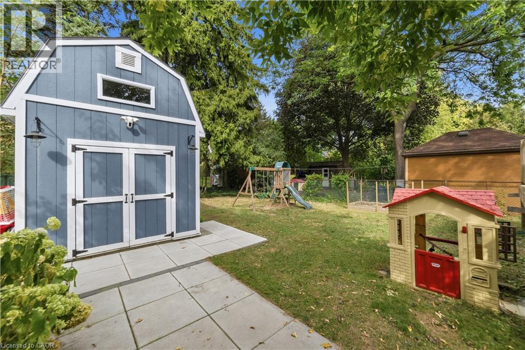 206 East 19th Street Property Photo 26