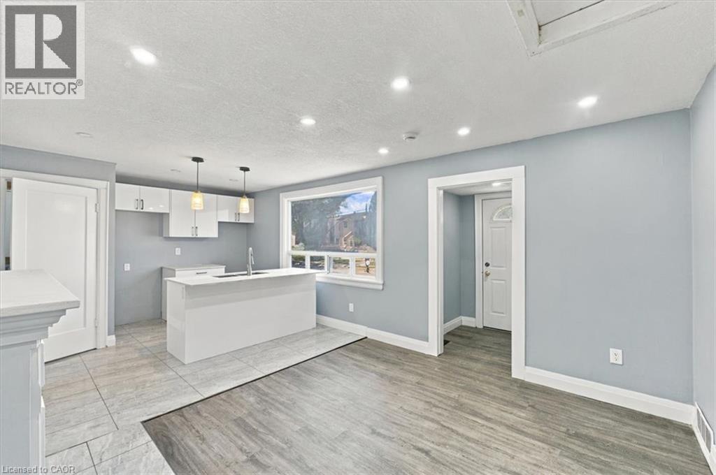 82 Norfolk Avenue Property Photo 3