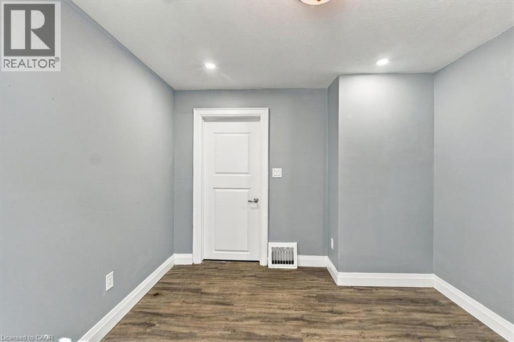 82 Norfolk Avenue Property Photo 8