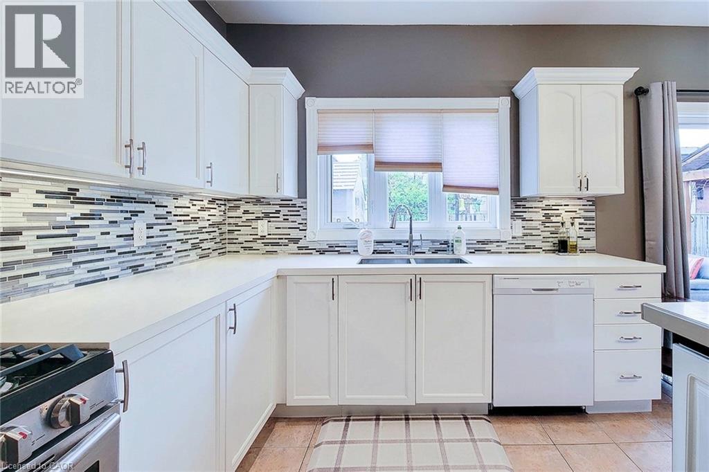 214 Cloverleaf Drive Property Photo 24