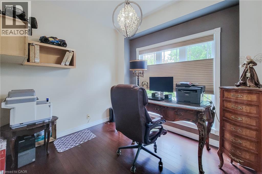 214 Cloverleaf Drive Property Photo 27