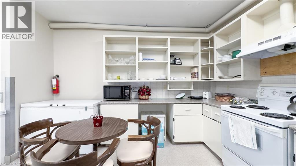731 Princes Street N Property Photo 12