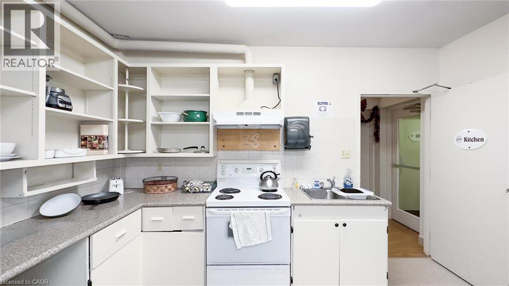 731 Princes Street N Property Photo 13