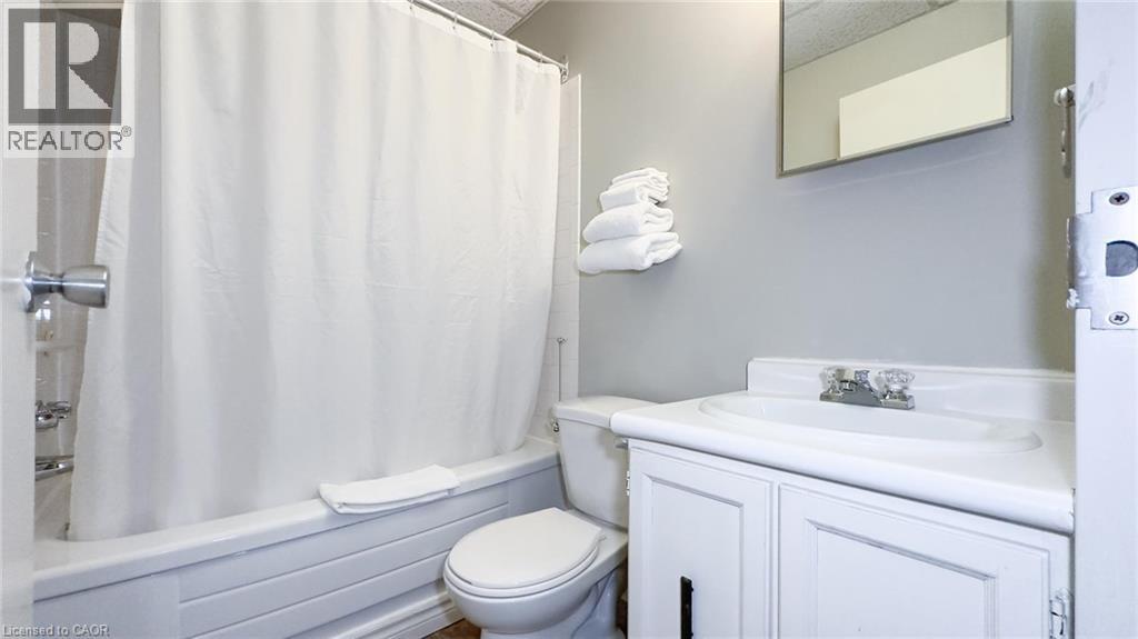 731 Princes Street N Property Photo 24
