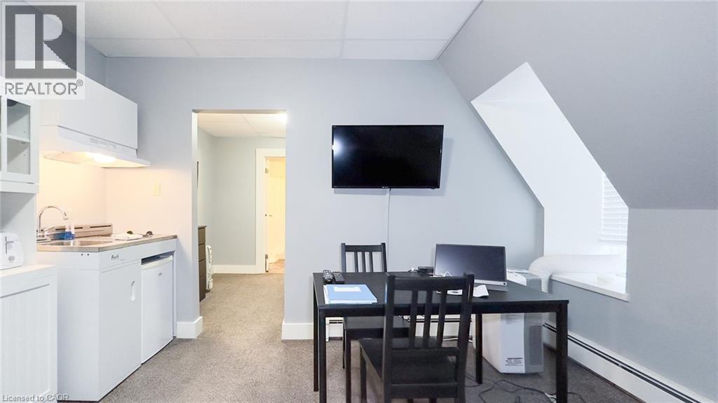 731 Princes Street N Property Photo 25