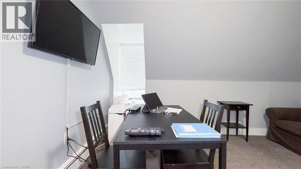 731 Princes Street N Property Photo 27