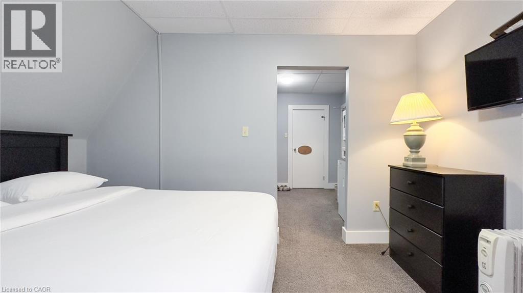 731 Princes Street N Property Photo 28