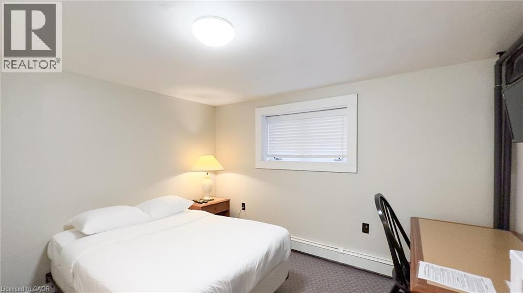 731 Princes Street N Property Photo 32