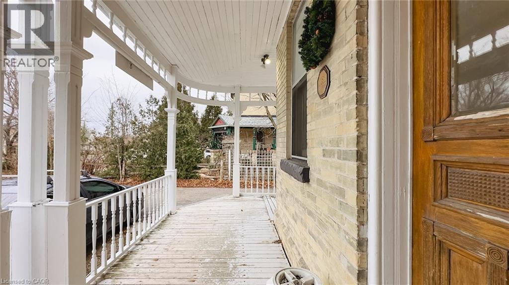731 Princes Street N Property Photo 35