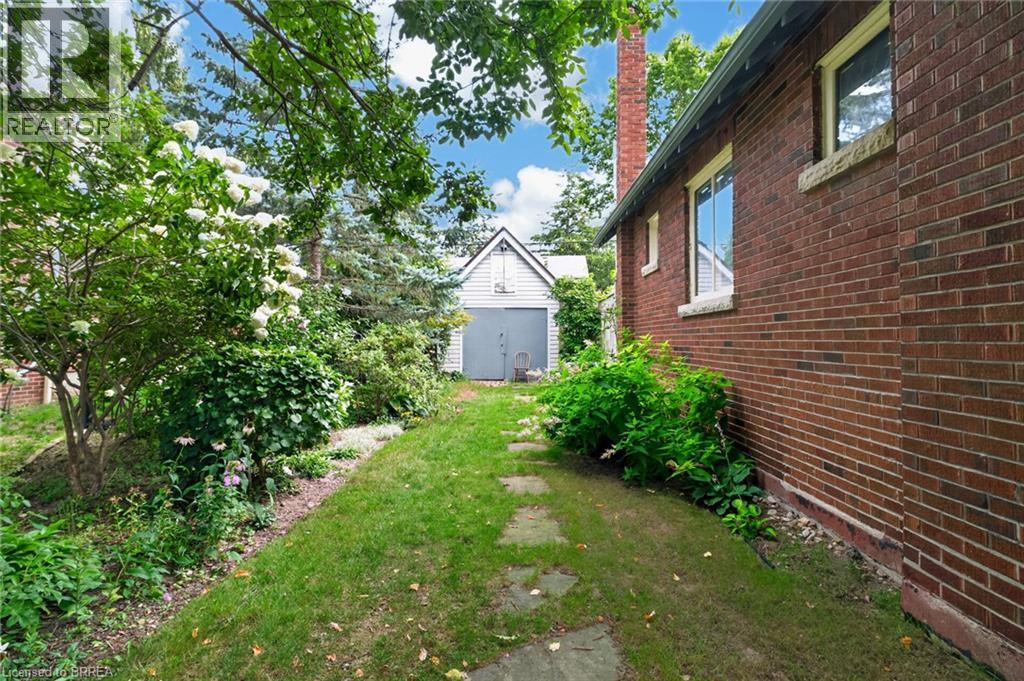 17 Lincoln Avenue Property Photo 5