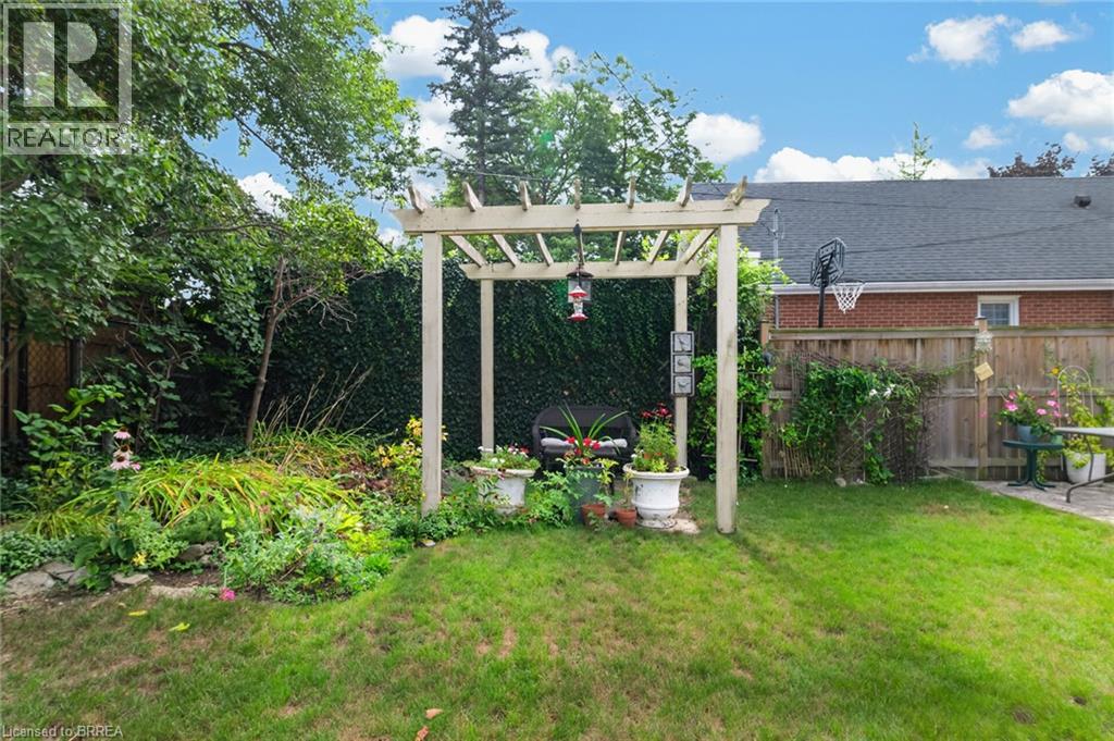 17 Lincoln Avenue Property Photo 8